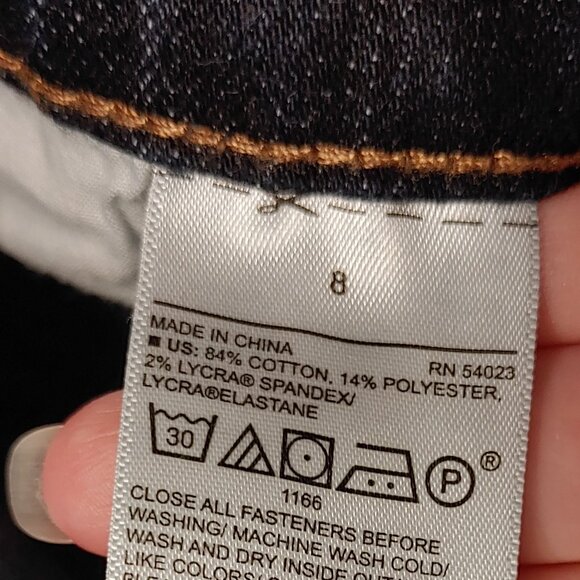 Curvy Jeans 3 - Picture 9 of 9